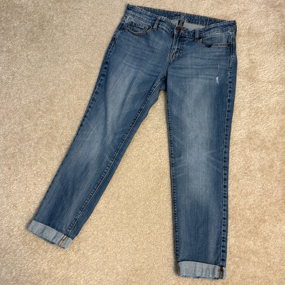 Gap 1969 Distressed Rolled Hem Cropped Jeans Size 10 - Picture 1 of 4